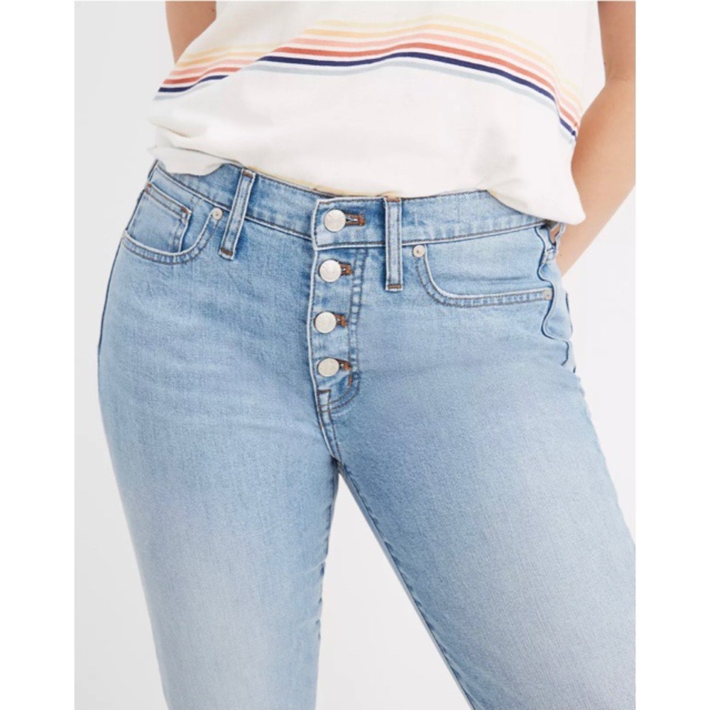 Madewell 9” Mid Rise Skinny Crop Jeans in Asbury Wash: Button-Front Edit… - Picture 4 of 11